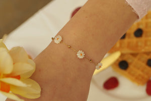 White Daisies - Bracelet