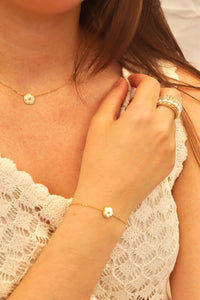 Elegant Pearl Flower - Necklace
