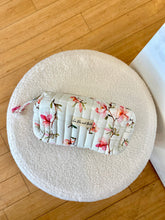 Load image into Gallery viewer, Daisy - Toiletry Bag
