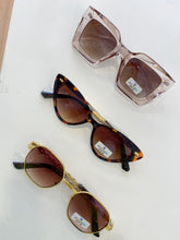 Load image into Gallery viewer, Brown Alix - Sunglasses
