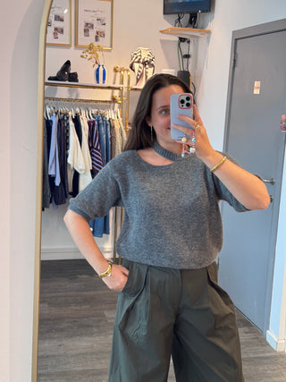 Grey Cut Out - Pull