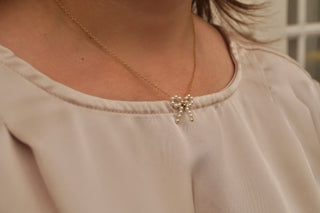 Pearly Bow - Necklace