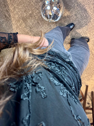 Elegant Black Flower Lace - Longsleeve