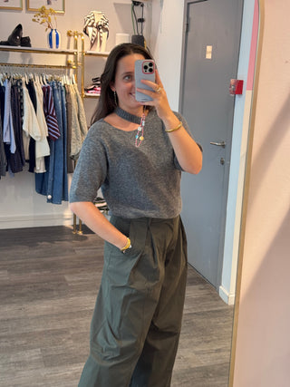 Grey Cut Out - Pull
