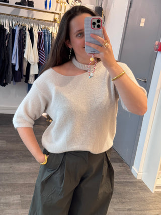 Beige Cut Out - Pull