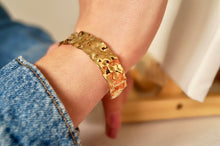 Load image into Gallery viewer, Curvy Bangle - Bracelet
