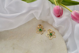 Green Pearly Flower - Earrings
