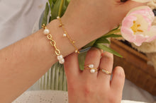 Load image into Gallery viewer, Pearl Chains - Bracelet
