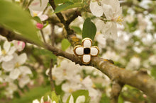 Load image into Gallery viewer, White Springtime - Ring
