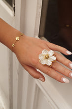 Load image into Gallery viewer, White Lilou Flower - Ring
