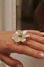 Load image into Gallery viewer, White Lilou Flower - Ring
