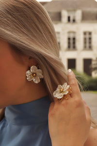 White Lilou Flower - Ring