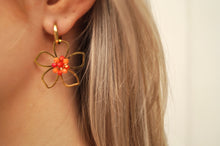 Load image into Gallery viewer, Orange Pearly Flower - Earrings
