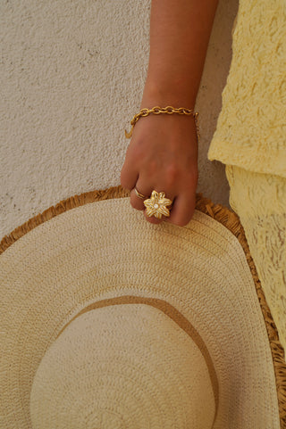 White Aya Flower - Ring