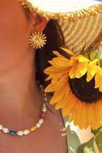 Load image into Gallery viewer, Summer Flowers - Earrings
