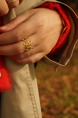 Flower Loop - Ring