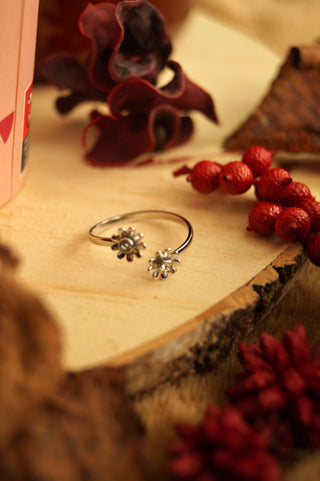 Silver Flower Curl - Ring