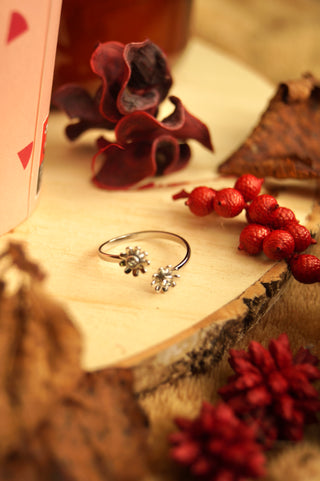 Silver Flower Curl - Ring