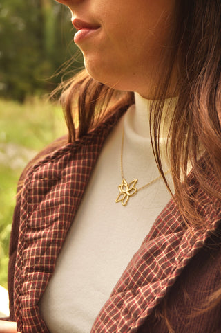 Amaryllis Flower - Necklace