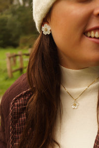 White Lilly Flower - Necklace