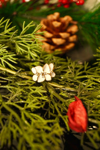 White Christmas Flowers - Ring