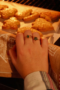 Green Mistletoe Flower - Ring