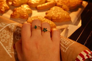 Green Mistletoe Flower - Ring