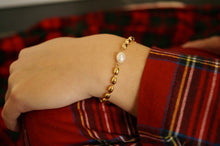 Load image into Gallery viewer, Pearly Christmas - Bracelet
