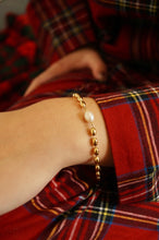 Load image into Gallery viewer, Pearly Christmas - Bracelet
