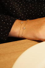 Load image into Gallery viewer, One Diamond Clover - Bracelet
