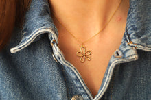 Load image into Gallery viewer, Daisy Flower - Necklace
