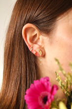 Load image into Gallery viewer, White Single Diamond - Earrings
