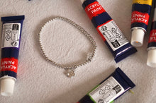 Load image into Gallery viewer, Elastic Flower Silver- Bracelet
