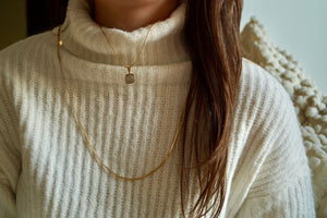 White Marmer Treasure- Necklace