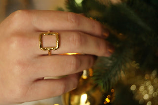 Curvy Rectangular - Ring
