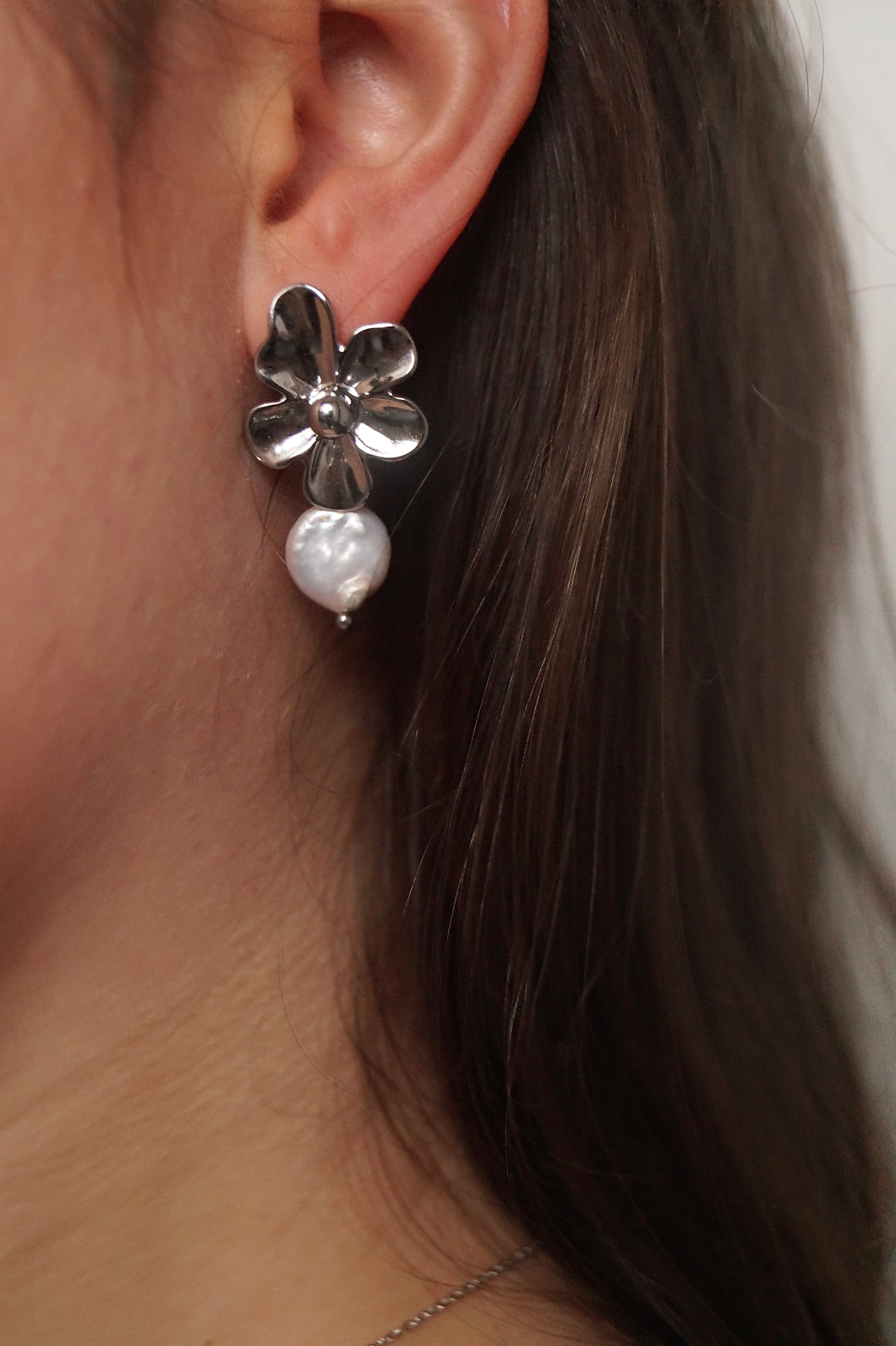 Silver Big Flower Pearls - Earrings