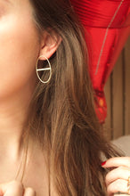 Load image into Gallery viewer, Laurence - Earrings
