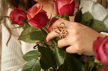 Load image into Gallery viewer, Valerie Flower - Ring
