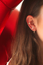 Load image into Gallery viewer, Valentine Diamonds - Earcuff
