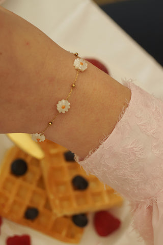 White Daisies - Bracelet