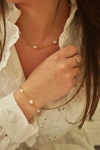 Pearly Fem - Necklace