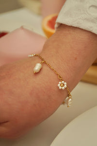 White Pearly Charms - Bracelet