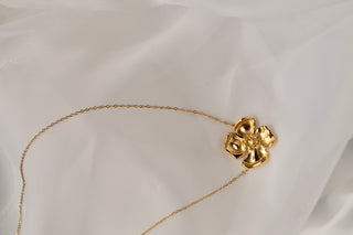 Amour Flower - Necklace