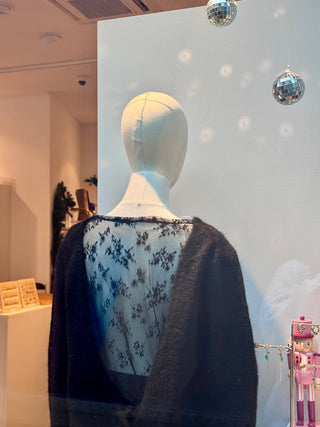 Black Lily Lace - Pull