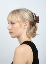 Load image into Gallery viewer, Brown Helle Leo Big - Hairclip
