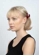 Load image into Gallery viewer, Bordeaux Helle Solid Mini - Hairclip
