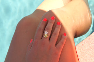 Double White Flowery - Ring
