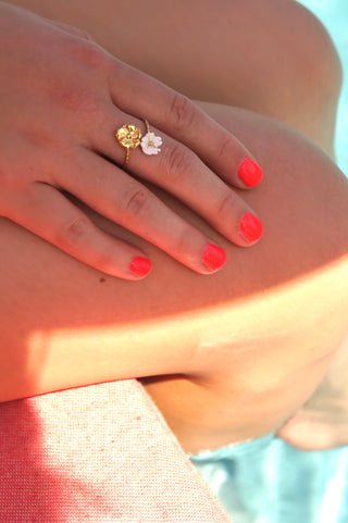 Double White Flowery - Ring