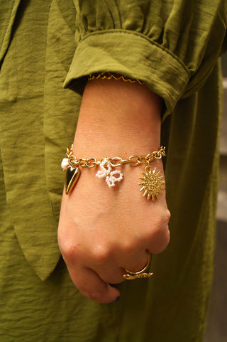 White Bow Amour Heart Charms - Bracelet