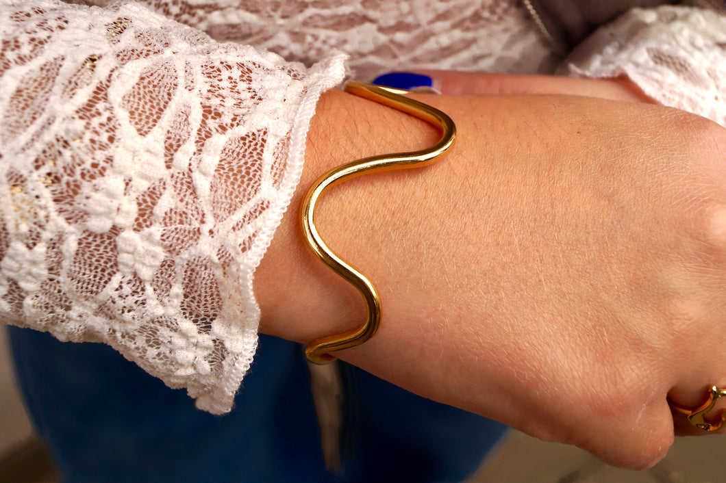 Wavy Bangle - Bracelet